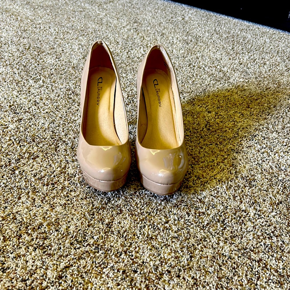 CL by Launday nude pump 5inch heels. Size 9US.